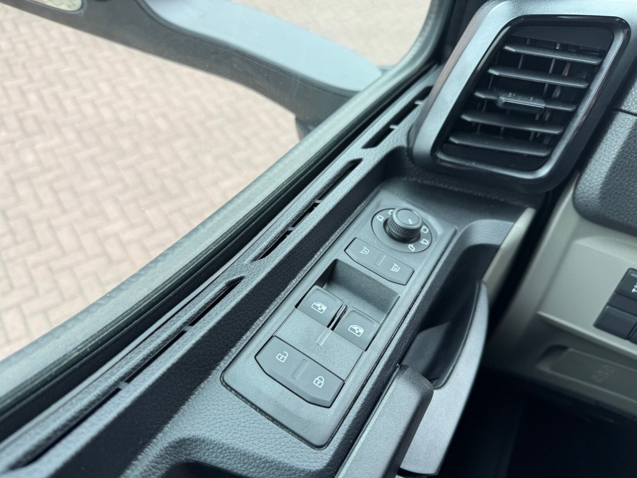 MAN TGS 33.440 BB 6x4 TGS 33.440 BB 6x4 - Camión multibasculante: foto 5 MAN TGS 33.440 BB 6x4 TGS 33.440 BB 6x4 - Camión multibasculante: foto 5