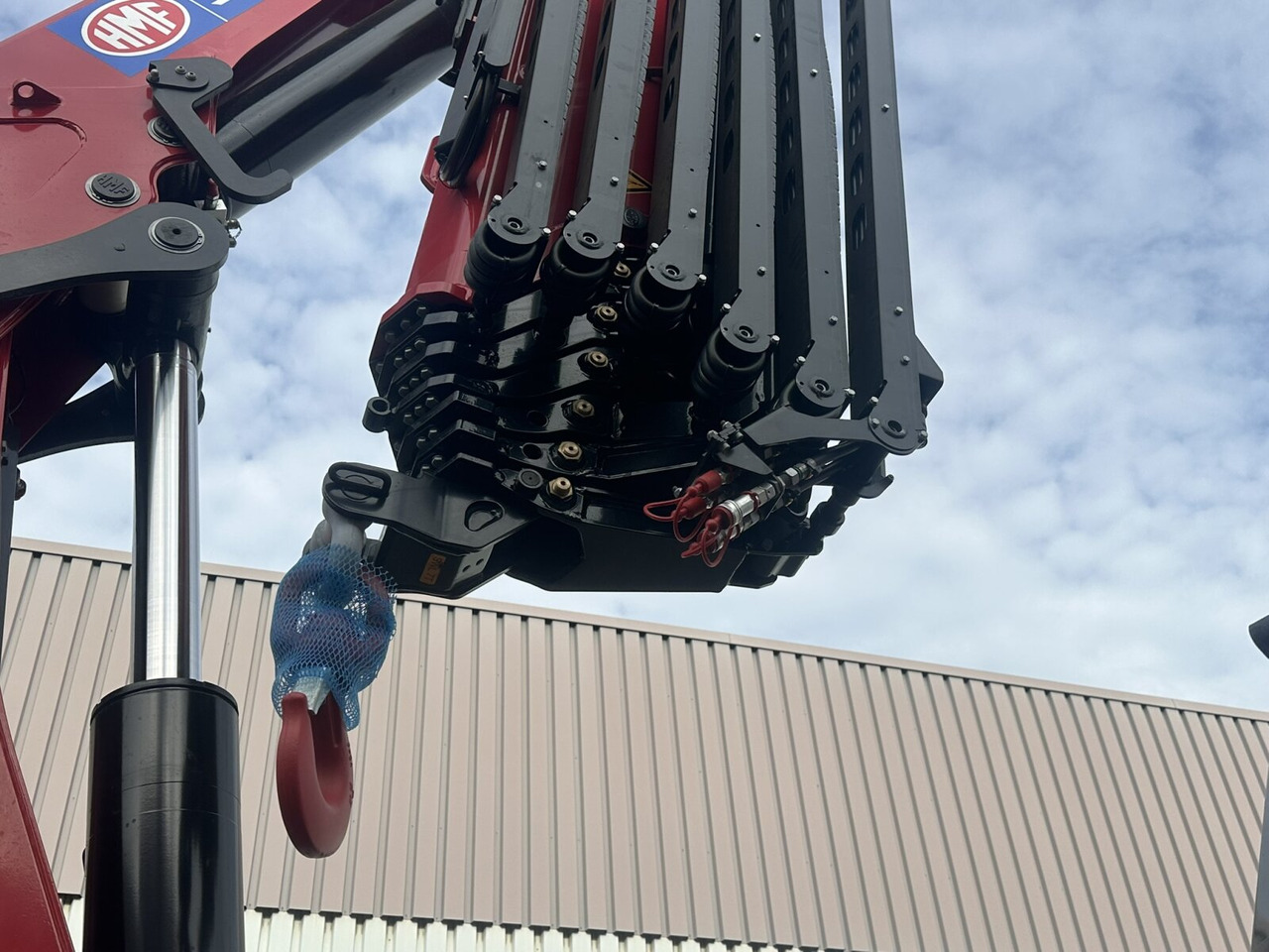 MAN TGS 35.480 8X4 BL TGS 35.480 8X4 BL, Intarder, Kran HMF 3220-K6, 4-fach Abstützung, Funk - Camión multibasculante, Camión grúa: foto 4 MAN TGS 35.480 8X4 BL TGS 35.480 8X4 BL, Intarder, Kran HMF 3220-K6, 4-fach Abstützung, Funk - Camión multibasculante, Camión grúa: foto 4