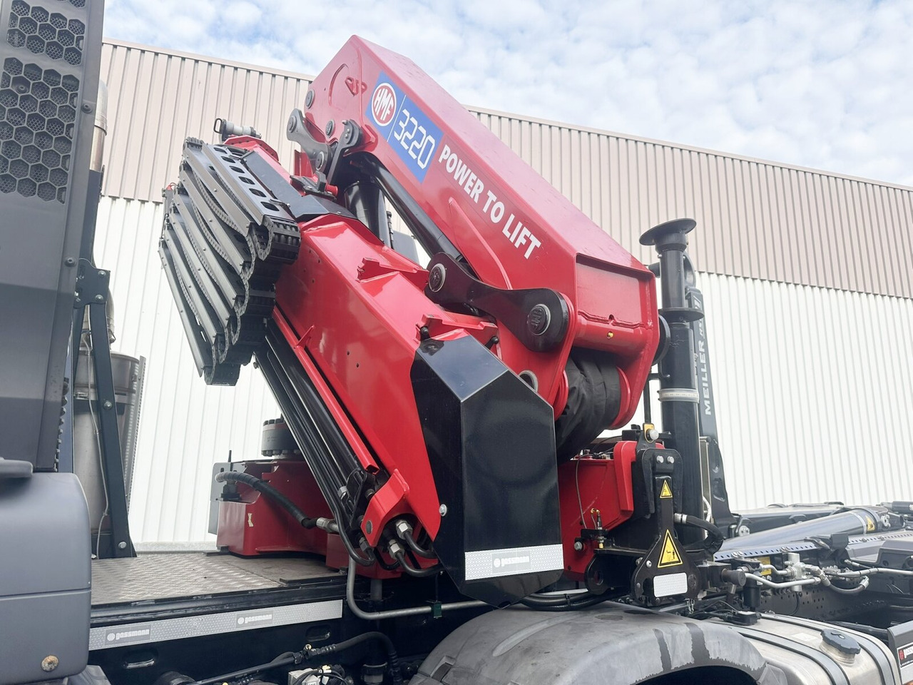 MAN TGS 35.480 8X4 BL TGS 35.480 8X4 BL, Intarder, Kran HMF 3220-K6, 4-fach Abstützung, Funk - Camión multibasculante, Camión grúa: foto 3 MAN TGS 35.480 8X4 BL TGS 35.480 8X4 BL, Intarder, Kran HMF 3220-K6, 4-fach Abstützung, Funk - Camión multibasculante, Camión grúa: foto 3