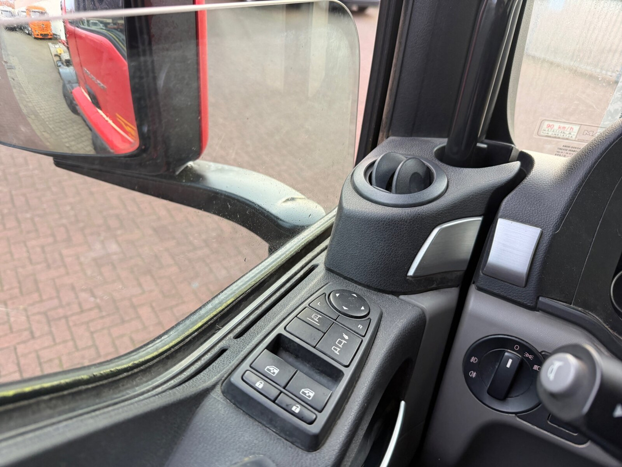 MAN TGS 35.500 8x4 BB TGS 35.500 8x4 BB, Pritarder, Meiller RK 30.65 - Camión multibasculante: foto 5 MAN TGS 35.500 8x4 BB TGS 35.500 8x4 BB, Pritarder, Meiller RK 30.65 - Camión multibasculante: foto 5