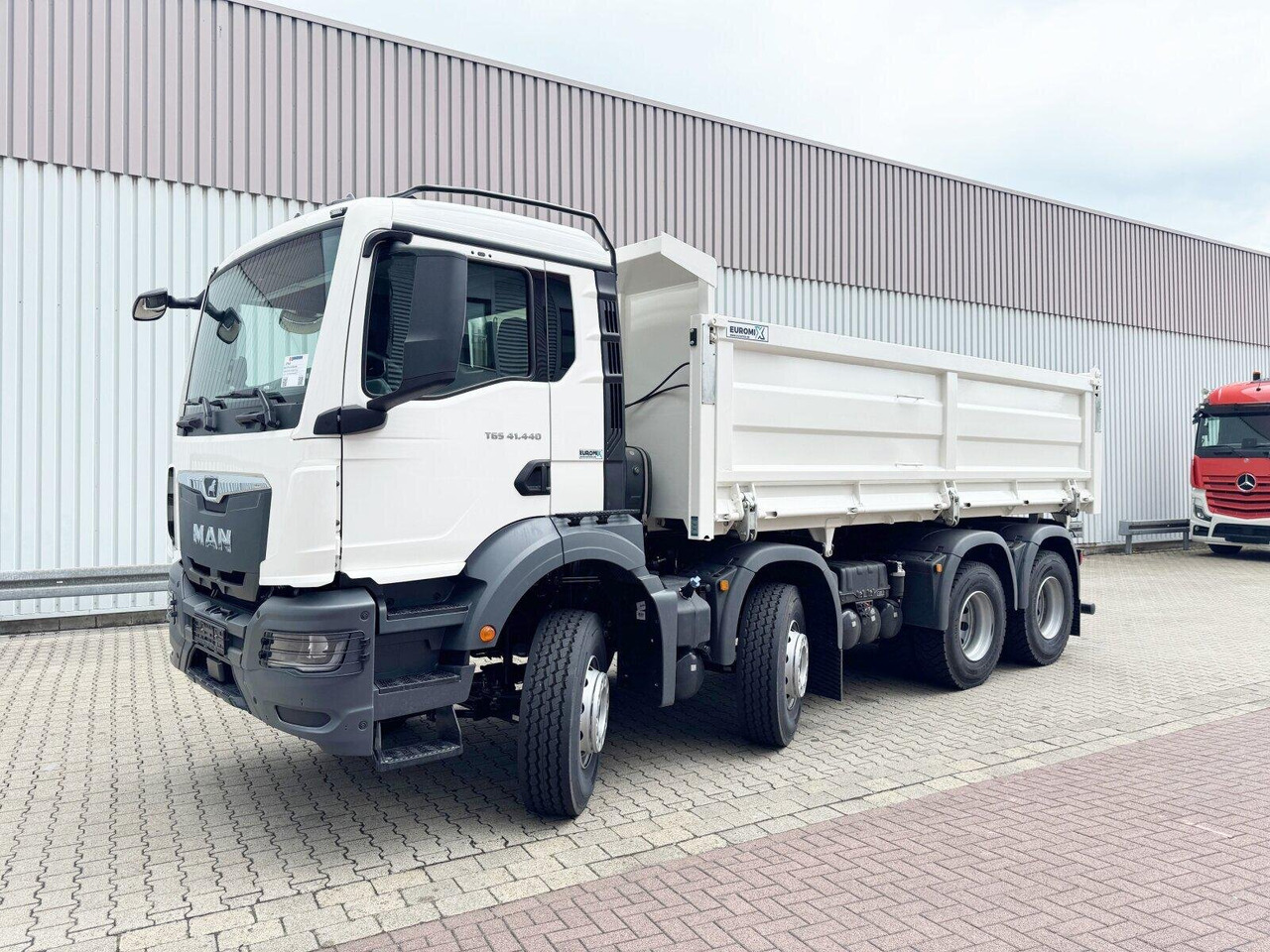 MAN TGS 41.440 8x4 BB TGS 41.440 8x4 BB, Bordmatik, ca. 16m³ - Camión volquete: foto 4 MAN TGS 41.440 8x4 BB TGS 41.440 8x4 BB, Bordmatik, ca. 16m³ - Camión volquete: foto 4