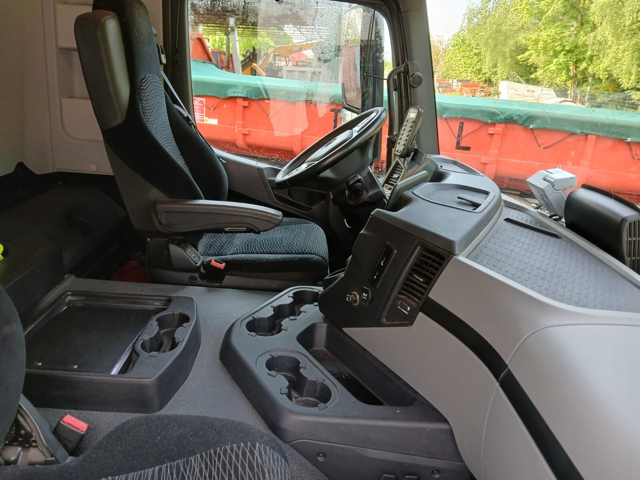 Mercedes-Benz Actros 1832 L 4x2 Actros 1832 L 4x2, Navi, MultimediaCockpit, Funk - Camión portacontenedor de cadenas: foto 4 Mercedes-Benz Actros 1832 L 4x2 Actros 1832 L 4x2, Navi, MultimediaCockpit, Funk - Camión portacontenedor de cadenas: foto 4
