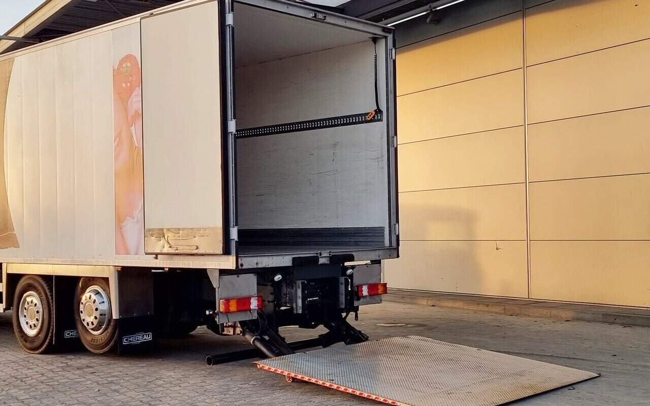 Leasing de Mercedes-Benz Actros 2532 L 6x2 Actros 2532 L 6x2, Liftachse, LBW Dhollandia Mercedes-Benz Actros 2532 L 6x2 Actros 2532 L 6x2, Liftachse, LBW Dhollandia: foto 10