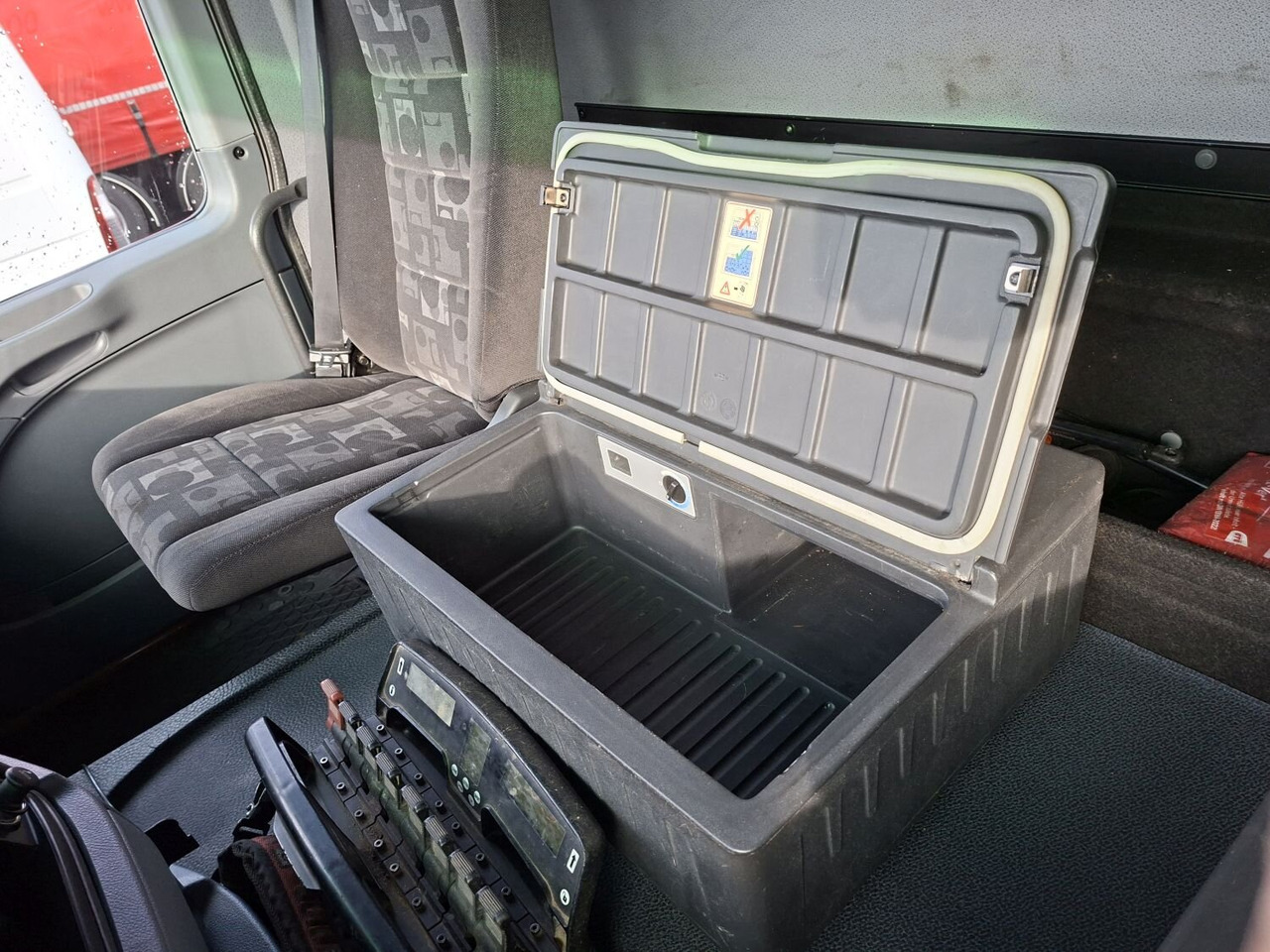 Camión multibasculante, Camión grúa Mercedes-Benz Actros 4146 K 8x4/4 Actros 4146 K 8x4/4, Retarder, Kran Hiab XS 477 E-7 HiPro, Seilwinde, 2x Funk: foto 7