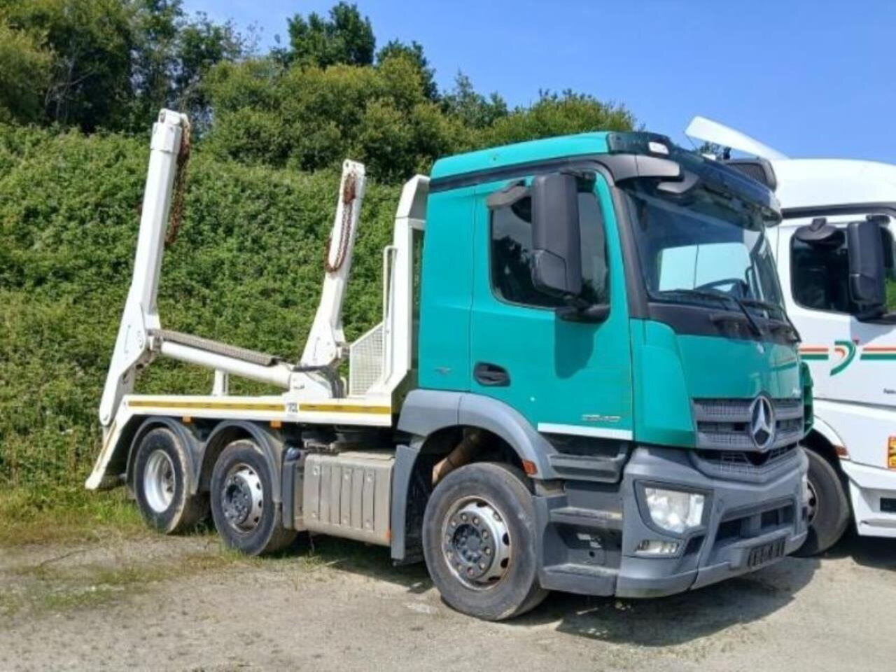Mercedes-Benz Antos 2540 L 6x2 Antos 2540 L 6x2, Vorlaufachse lenk-,liftbar - Camión portacontenedor de cadenas: foto 1 Mercedes-Benz Antos 2540 L 6x2 Antos 2540 L 6x2, Vorlaufachse lenk-,liftbar - Camión portacontenedor de cadenas: foto 1