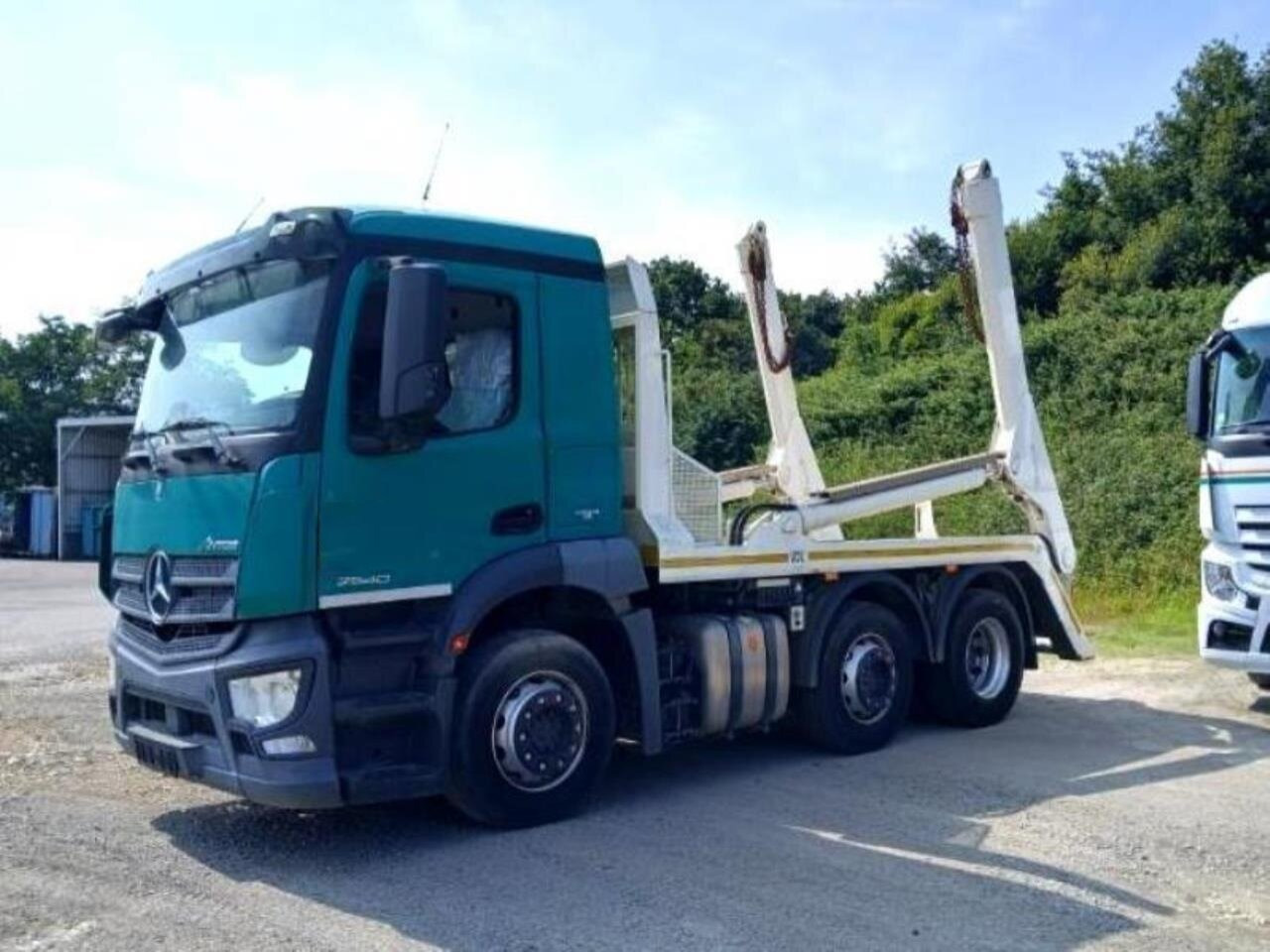Mercedes-Benz Antos 2540 L 6x2 Antos 2540 L 6x2, Vorlaufachse lenk-,liftbar - Camión portacontenedor de cadenas: foto 4 Mercedes-Benz Antos 2540 L 6x2 Antos 2540 L 6x2, Vorlaufachse lenk-,liftbar - Camión portacontenedor de cadenas: foto 4