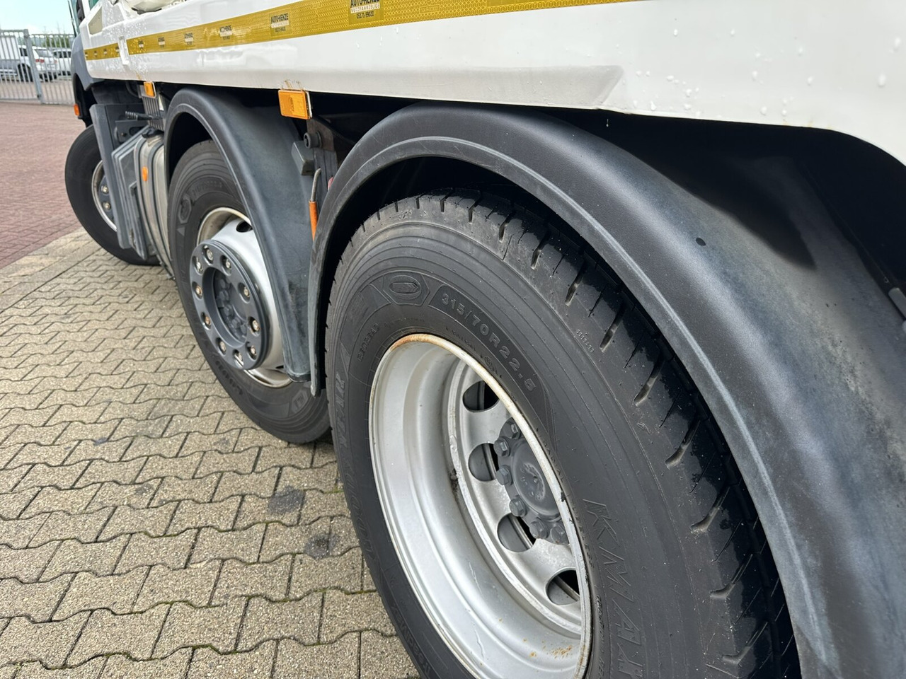 Mercedes-Benz Antos 2540 L 6x2 Antos 2540 L 6x2, Vorlauflenk-/Liftachse, Teleabsetzer - Camión portacontenedor de cadenas: foto 5 Mercedes-Benz Antos 2540 L 6x2 Antos 2540 L 6x2, Vorlauflenk-/Liftachse, Teleabsetzer - Camión portacontenedor de cadenas: foto 5