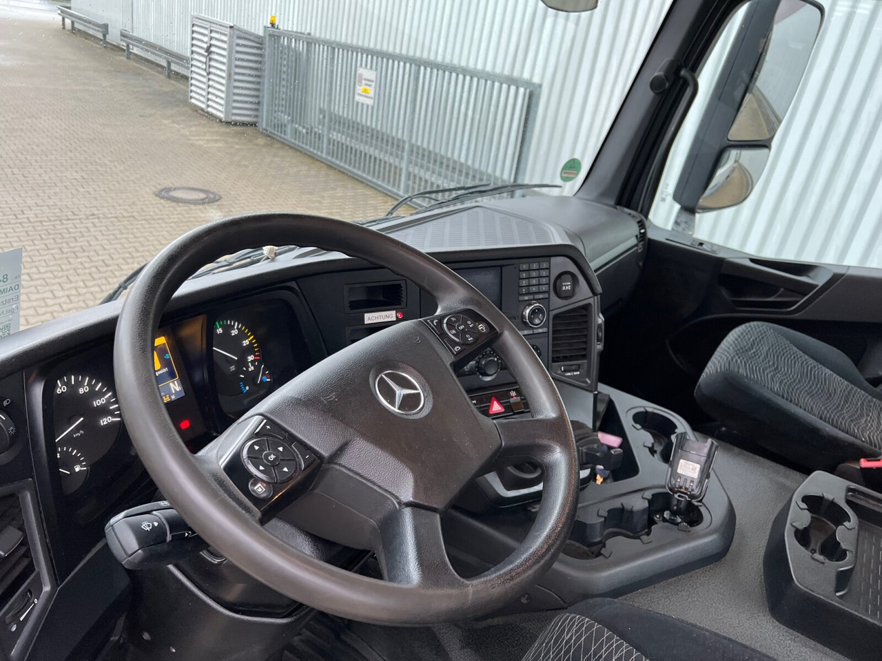 Mercedes-Benz Arocs 1830 K 4x2 Arocs 1830 K 4x2, Funk - Camión portacontenedor de cadenas: foto 4 Mercedes-Benz Arocs 1830 K 4x2 Arocs 1830 K 4x2, Funk - Camión portacontenedor de cadenas: foto 4