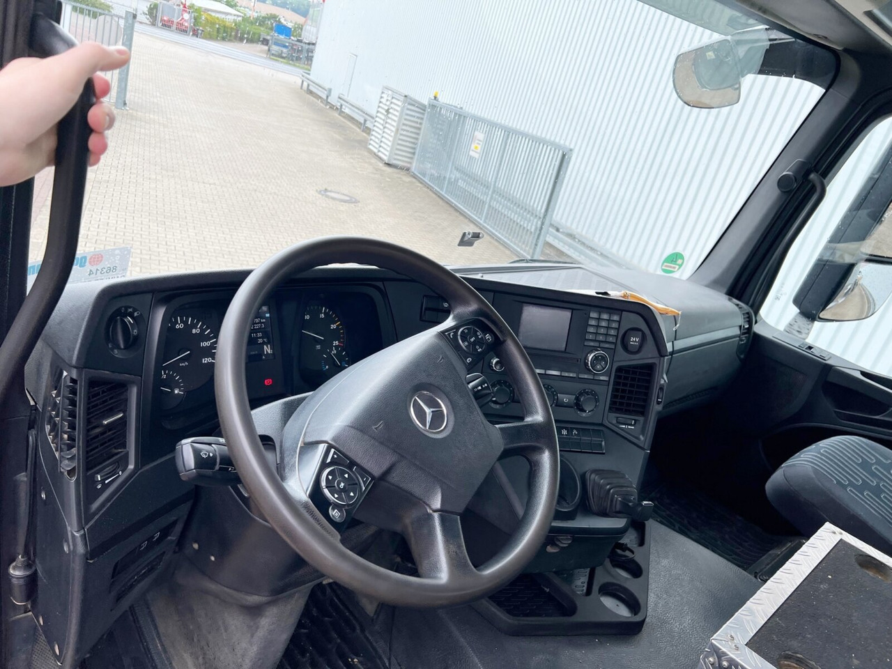 Mercedes-Benz Arocs 1840 K 4x2 Arocs 1840 K 4x2 - Camión volquete: foto 4 Mercedes-Benz Arocs 1840 K 4x2 Arocs 1840 K 4x2 - Camión volquete: foto 4