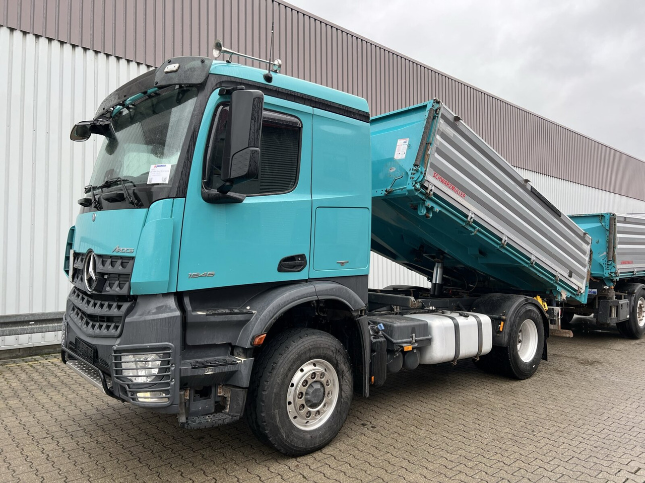 Mercedes-Benz Arocs 1846 LK 4x4 HAD Arocs 1846 LK 4x4 HAD, HydroDrive, Retarder, Alu-Bordwände, ca. 10m³ - Camión volquete: foto 1 Mercedes-Benz Arocs 1846 LK 4x4 HAD Arocs 1846 LK 4x4 HAD, HydroDrive, Retarder, Alu-Bordwände, ca. 10m³ - Camión volquete: foto 1