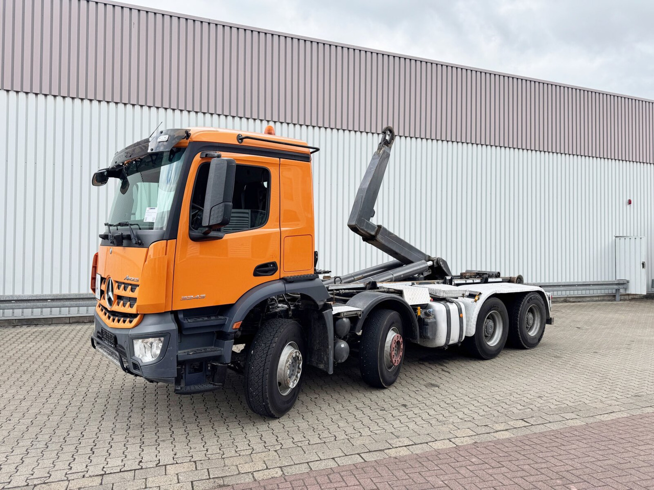 Mercedes-Benz Arocs 3243 LK 8x4/4 Arocs 3243 LK 8x4/4, Motorabtrieb - Camión multibasculante: foto 1 Mercedes-Benz Arocs 3243 LK 8x4/4 Arocs 3243 LK 8x4/4, Motorabtrieb - Camión multibasculante: foto 1