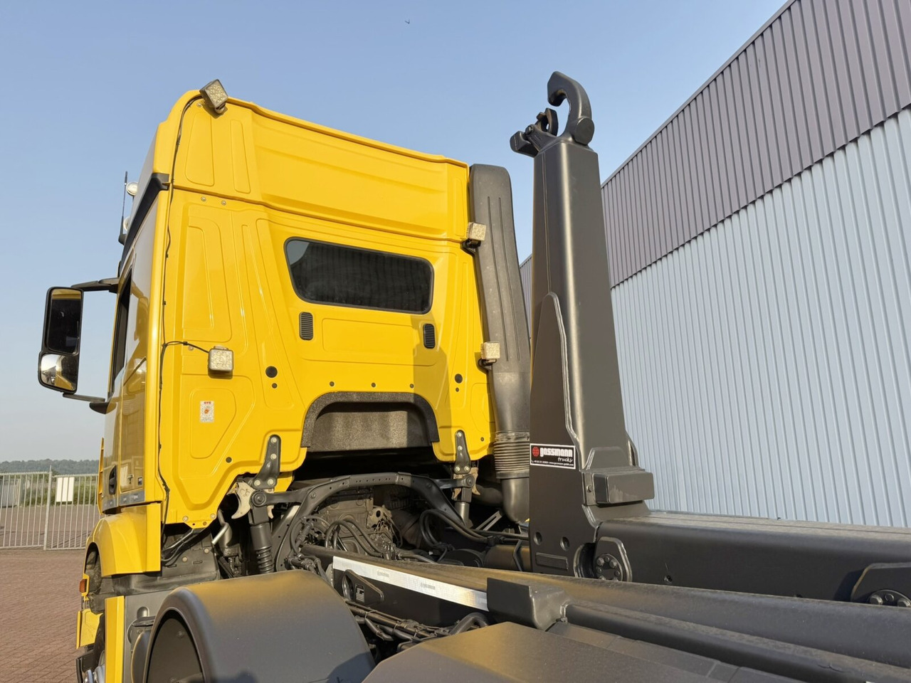 Mercedes-Benz Arocs 3245 LK 8x4/4 Arocs 3245 LK 8x4/4, Navi, Motorabtrieb, Meiller RK 30.67, Funk - Camión multibasculante: foto 2 Mercedes-Benz Arocs 3245 LK 8x4/4 Arocs 3245 LK 8x4/4, Navi, Motorabtrieb, Meiller RK 30.67, Funk - Camión multibasculante: foto 2