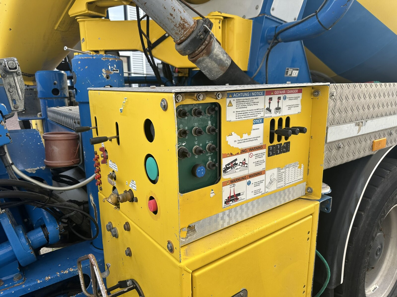 Mercedes-Benz Arocs 3246 B 8x4 Stetter Mischer 7m³, Pumpe 25m Arocs 3246 B 8x4 Stetter Mischer 7m³, Pumpe 25m - Bomba de hormigón: foto 3 Mercedes-Benz Arocs 3246 B 8x4 Stetter Mischer 7m³, Pumpe 25m Arocs 3246 B 8x4 Stetter Mischer 7m³, Pumpe 25m - Bomba de hormigón: foto 3