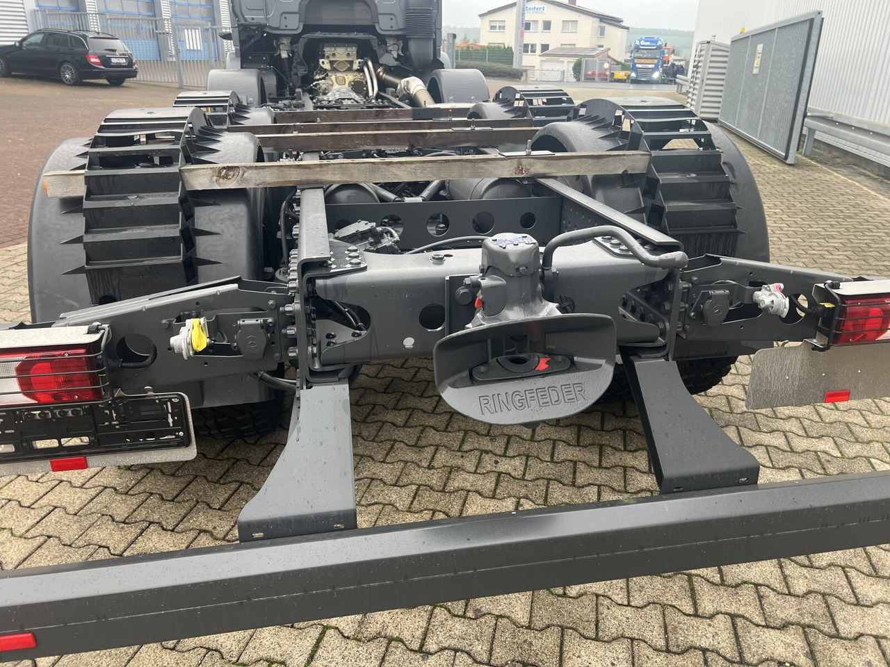 Mercedes-Benz Arocs 3251 L 8x4/4 Arocs 3251 L 8x4/4, Motorabtrieb - Camión volquete: foto 2 Mercedes-Benz Arocs 3251 L 8x4/4 Arocs 3251 L 8x4/4, Motorabtrieb - Camión volquete: foto 2
