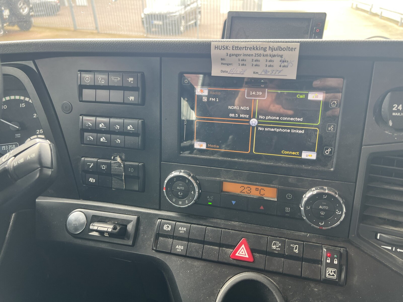 Mercedes-Benz Arocs 3253 K 8x4/4 Arocs 3253 K 8x4/4, Retarder - Camión multibasculante: foto 3 Mercedes-Benz Arocs 3253 K 8x4/4 Arocs 3253 K 8x4/4, Retarder - Camión multibasculante: foto 3