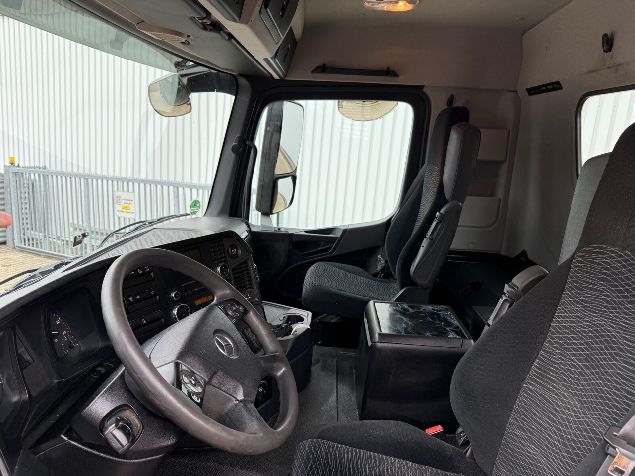 Mercedes-Benz Arocs 3363 K 6x4 Arocs 3363 K 6x4, Grounder, Turbo-Retarder-Kupplung - Camión multibasculante: foto 5 Mercedes-Benz Arocs 3363 K 6x4 Arocs 3363 K 6x4, Grounder, Turbo-Retarder-Kupplung - Camión multibasculante: foto 5