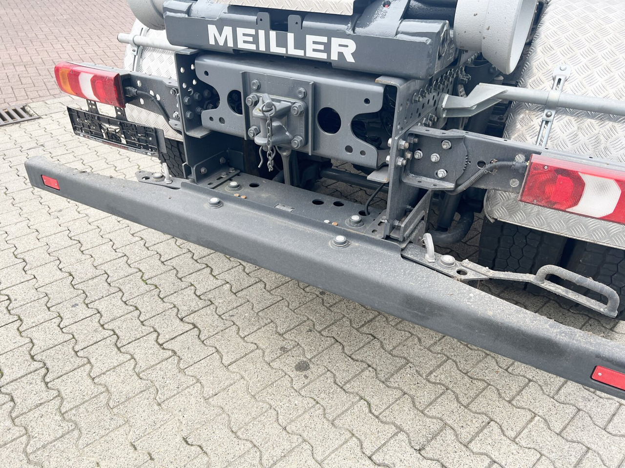 Mercedes-Benz Arocs 4142/48 8x4/4 Arocs 4142/48 8x4/4, Grounder, Meiller RS26 62-K, Funk, Motorabtrieb - Camión multibasculante: foto 3 Mercedes-Benz Arocs 4142/48 8x4/4 Arocs 4142/48 8x4/4, Grounder, Meiller RS26 62-K, Funk, Motorabtrieb - Camión multibasculante: foto 3