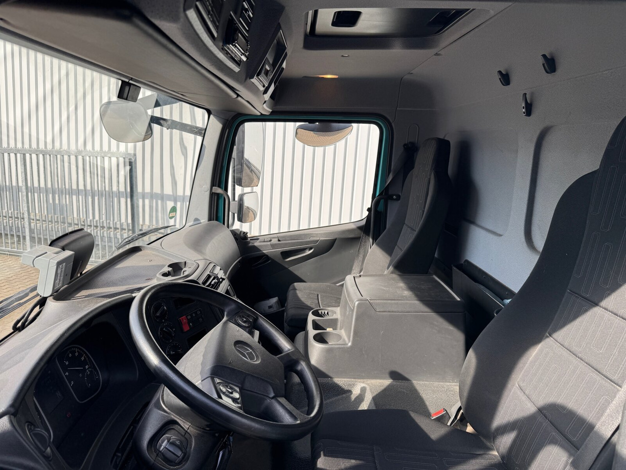 Mercedes-Benz Atego 1221 L 4x2 Atego 1221 L 4x2 mit LBW BÄR - Camión caja abierta: foto 3 Mercedes-Benz Atego 1221 L 4x2 Atego 1221 L 4x2 mit LBW BÄR - Camión caja abierta: foto 3