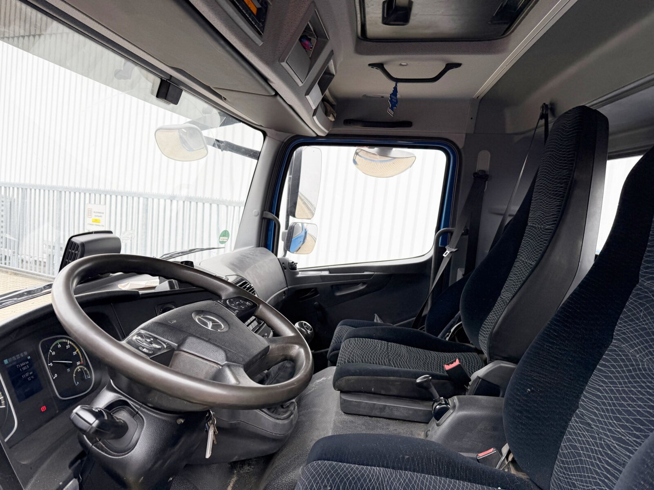 Mercedes-Benz Atego 1630 K 4x2 Atego 1630 K 4x2, Meiller 3-Seiten, 2 x AHK Öl - Camión volquete: foto 2 Mercedes-Benz Atego 1630 K 4x2 Atego 1630 K 4x2, Meiller 3-Seiten, 2 x AHK Öl - Camión volquete: foto 2