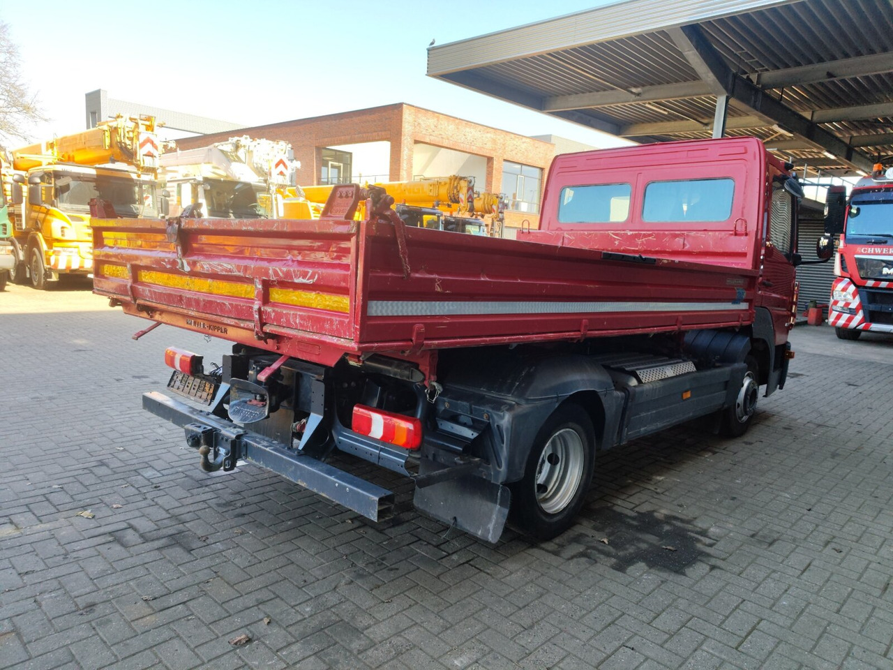Mercedes-Benz Atego 818 K 4x2 Atego 818 K 4x2, Meiller-Kipper, 2 x AHK - Camión volquete: foto 5 Mercedes-Benz Atego 818 K 4x2 Atego 818 K 4x2, Meiller-Kipper, 2 x AHK - Camión volquete: foto 5