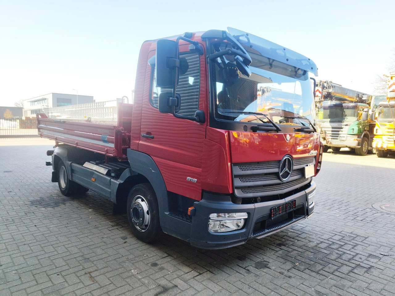 Mercedes-Benz Atego 818 K 4x2 Atego 818 K 4x2, Meiller-Kipper, 2 x AHK - Camión volquete: foto 2 Mercedes-Benz Atego 818 K 4x2 Atego 818 K 4x2, Meiller-Kipper, 2 x AHK - Camión volquete: foto 2