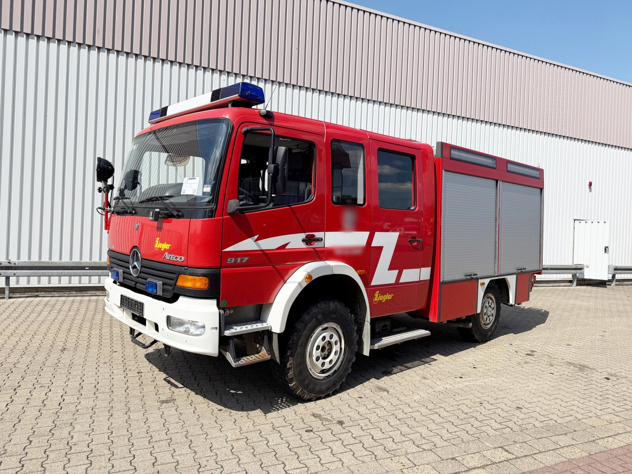 Mercedes-Benz Atego 917 4x4, LF 10 Atego 917 4x4, LF 10, Einzelbereifung, AT-Motor - Ambulancia: foto 1 Mercedes-Benz Atego 917 4x4, LF 10 Atego 917 4x4, LF 10, Einzelbereifung, AT-Motor - Ambulancia: foto 1
