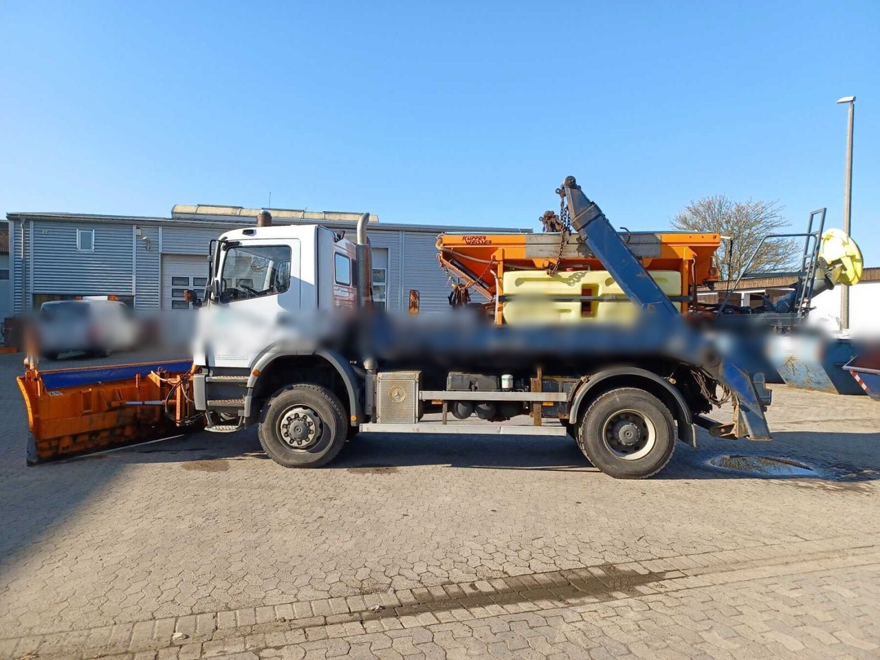 Mercedes-Benz Axor 1824 4x4 Axor 1824 4x4, Tele-Absetzer, Winterdienstausstattung - Camión portacontenedor de cadenas: foto 2 Mercedes-Benz Axor 1824 4x4 Axor 1824 4x4, Tele-Absetzer, Winterdienstausstattung - Camión portacontenedor de cadenas: foto 2