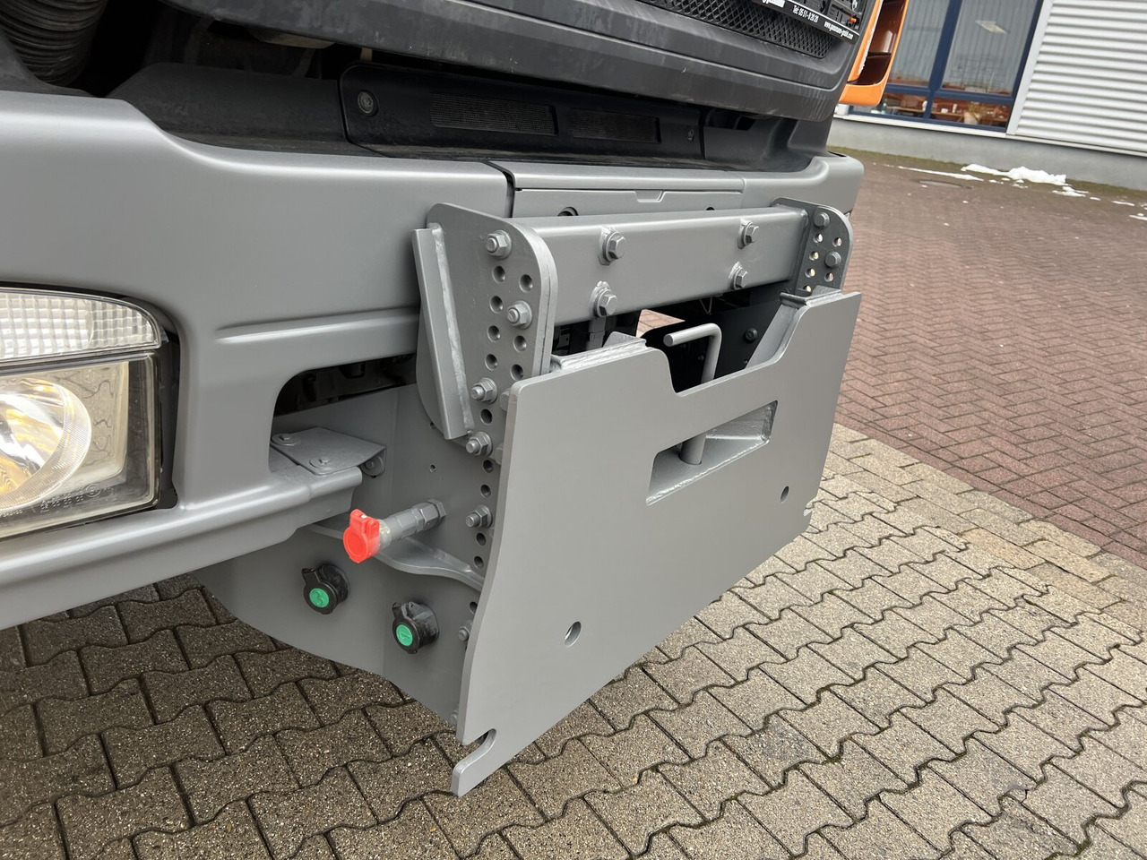 Mercedes-Benz Axor 1833 AK 4x4 Axor 1833 AK 4x4, Winterdienstausstattung - Camión volquete: foto 4 Mercedes-Benz Axor 1833 AK 4x4 Axor 1833 AK 4x4, Winterdienstausstattung - Camión volquete: foto 4