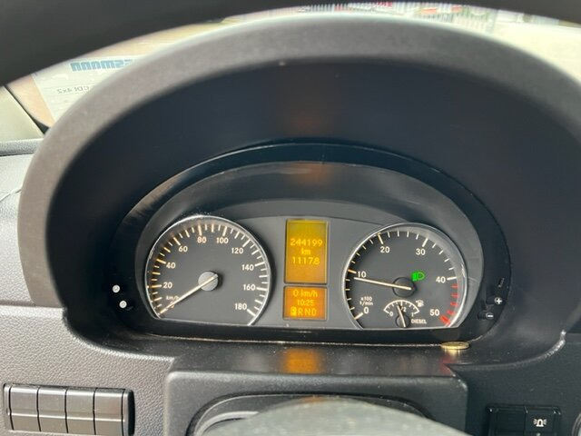 Mercedes-Benz Sprinter 515 CDI 4x2 Sprinter 515 CDI 4x2 - Furgón: foto 5 Mercedes-Benz Sprinter 515 CDI 4x2 Sprinter 515 CDI 4x2 - Furgón: foto 5
