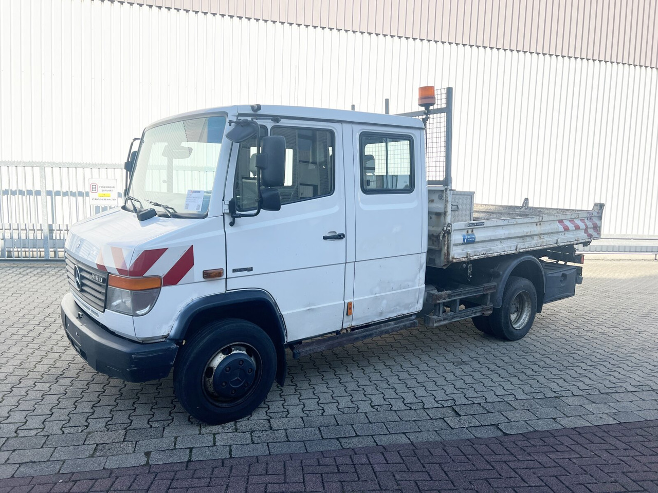 Mercedes-Benz Vario 816 D 4x2 Doka Vario 816 D 4x2 Doka, 2x AHK, Meiller Kipper - Camión volquete: foto 1 Mercedes-Benz Vario 816 D 4x2 Doka Vario 816 D 4x2 Doka, 2x AHK, Meiller Kipper - Camión volquete: foto 1