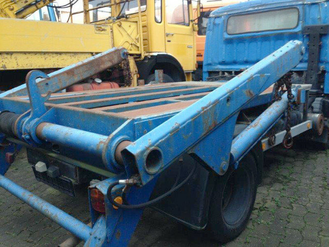 Camión portacontenedor de cadenas Mitsubishi Canter 4x2 Canter 4x2, ERSATZTEILTRÄGER: foto 6 Camión portacontenedor de cadenas Mitsubishi Canter 4x2 Canter 4x2, ERSATZTEILTRÄGER: foto 6