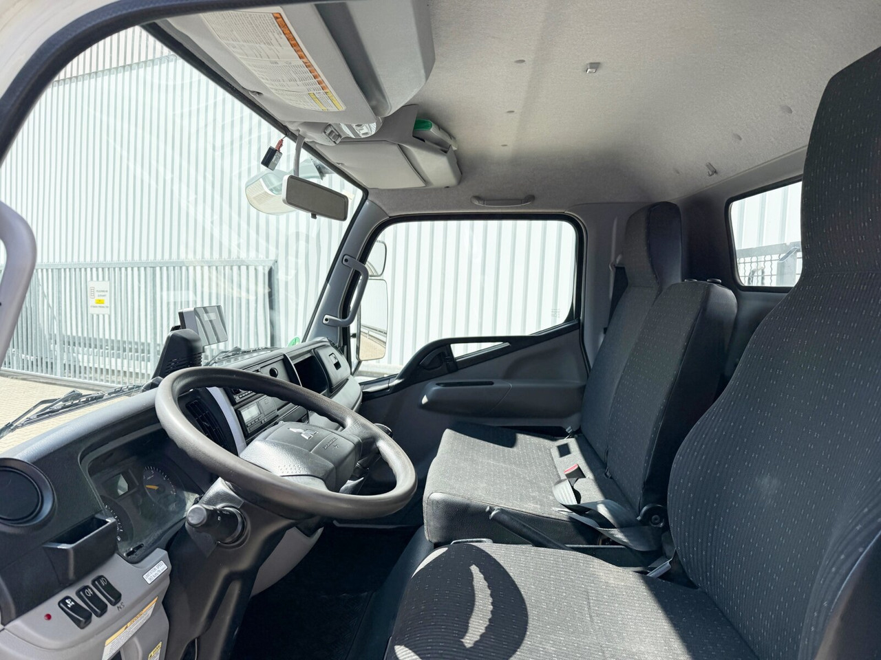 Mitsubishi Canter Fuso 7C15 4x2 Canter Fuso 7C15 4x2, Tele-Absetzer, Vereiterbar bis 10m³ - Camión portacontenedor de cadenas: foto 5 Mitsubishi Canter Fuso 7C15 4x2 Canter Fuso 7C15 4x2, Tele-Absetzer, Vereiterbar bis 10m³ - Camión portacontenedor de cadenas: foto 5