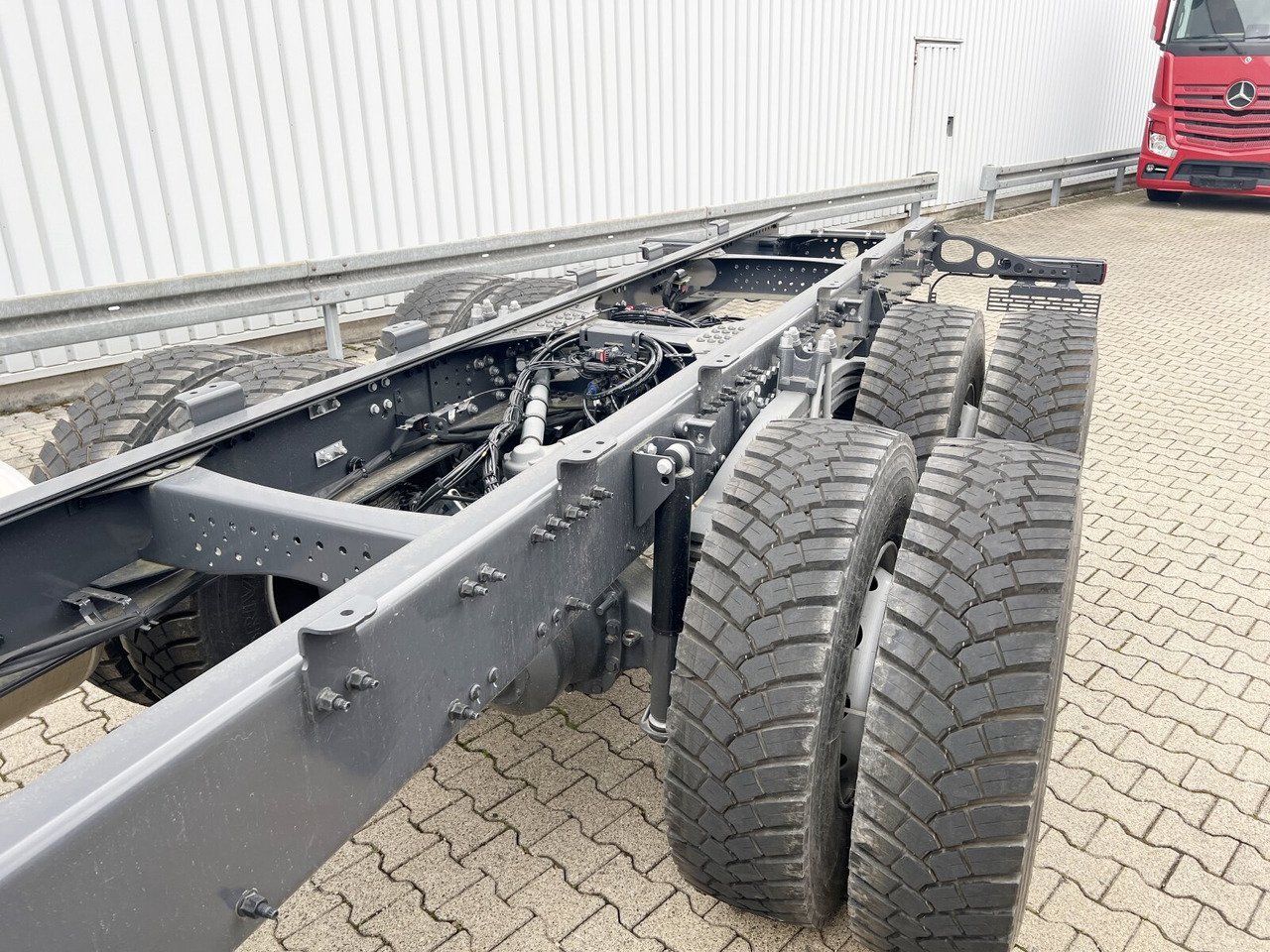 Renault C 480 8x4 C 480 8x4, Kran 15-35m/t - Camión multibasculante, Camión grúa: foto 2 Renault C 480 8x4 C 480 8x4, Kran 15-35m/t - Camión multibasculante, Camión grúa: foto 2