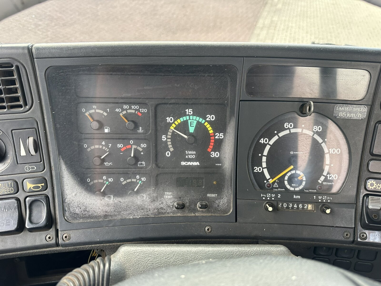 Scania P93 HK 250 6x4L P93 HK 250 6x4L, Abrollkipper - Camión multibasculante: foto 5 Scania P93 HK 250 6x4L P93 HK 250 6x4L, Abrollkipper - Camión multibasculante: foto 5