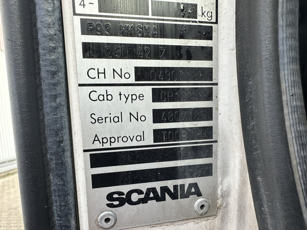 Scania P93 HK 250 6x4L P93 HK 250 6x4L, Abrollkipper - Camión multibasculante: foto 2 Scania P93 HK 250 6x4L P93 HK 250 6x4L, Abrollkipper - Camión multibasculante: foto 2