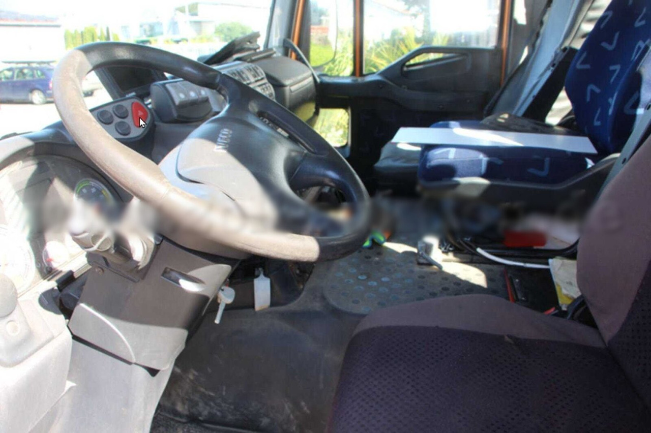 Stralis AD260S33Y/PS 6x2 Stralis AD260S33Y/PS 6x2, Lenk-/Liftachse, Winterdienstausstattung - Camión multibasculante: foto 2 Stralis AD260S33Y/PS 6x2 Stralis AD260S33Y/PS 6x2, Lenk-/Liftachse, Winterdienstausstattung - Camión multibasculante: foto 2