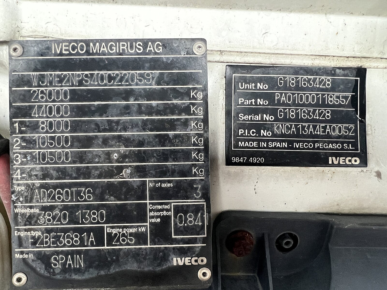 Trakker AD260T36 6x4 Trakker AD260T36 6x4 - Camión chasis: foto 2 Trakker AD260T36 6x4 Trakker AD260T36 6x4 - Camión chasis: foto 2