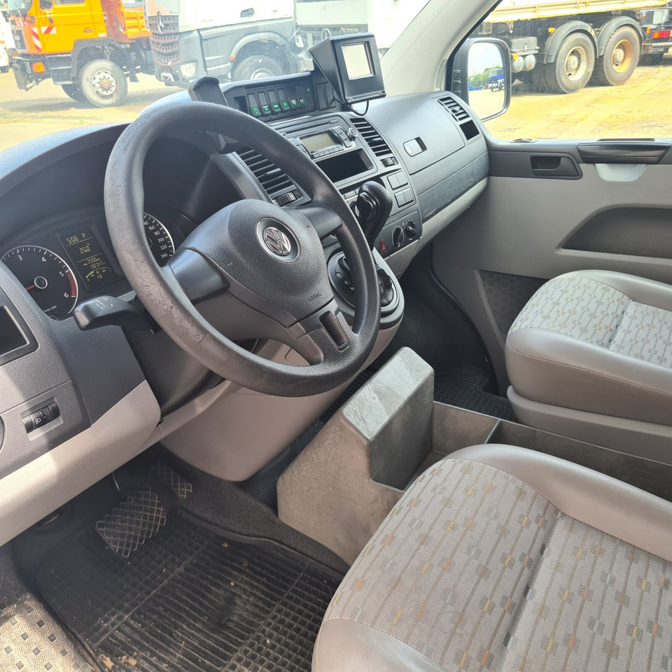 Leasing de Volkswagen T5 2.0 TDI T5 2.0 TDI, Krankenwagen Volkswagen T5 2.0 TDI T5 2.0 TDI, Krankenwagen: foto 13