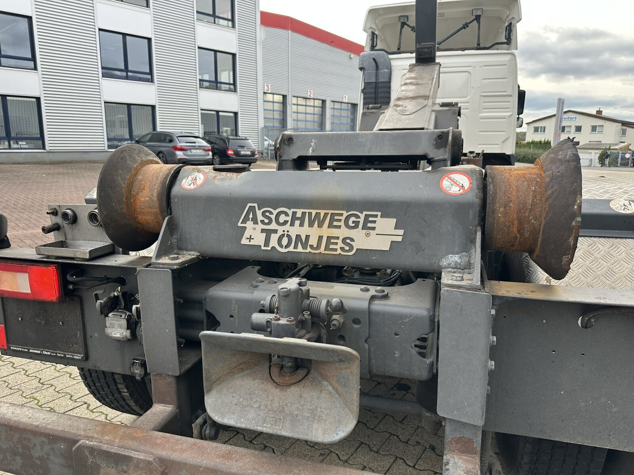 Volvo FM 400 6x4 R FM 400/6x4 R, VDL S-21-6200 4.50 bis 7.00m Container - Camión multibasculante: foto 2 Volvo FM 400 6x4 R FM 400/6x4 R, VDL S-21-6200 4.50 bis 7.00m Container - Camión multibasculante: foto 2