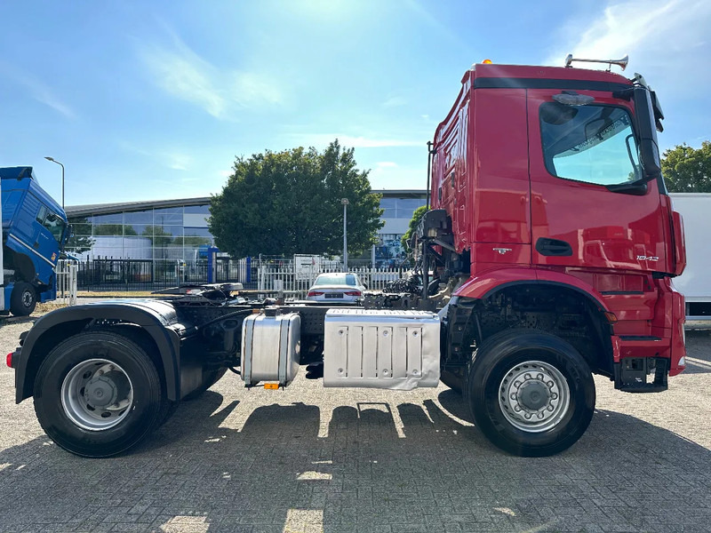 Mercedes-Benz Arocs 1824 4x4 ALLROAD + KIPPER HYDRAULIC + 334.231 KM + SPRING / SPRING + EURO 6 - Cabeza tractora: foto 5 Mercedes-Benz Arocs 1824 4x4 ALLROAD + KIPPER HYDRAULIC + 334.231 KM + SPRING / SPRING + EURO 6 - Cabeza tractora: foto 5