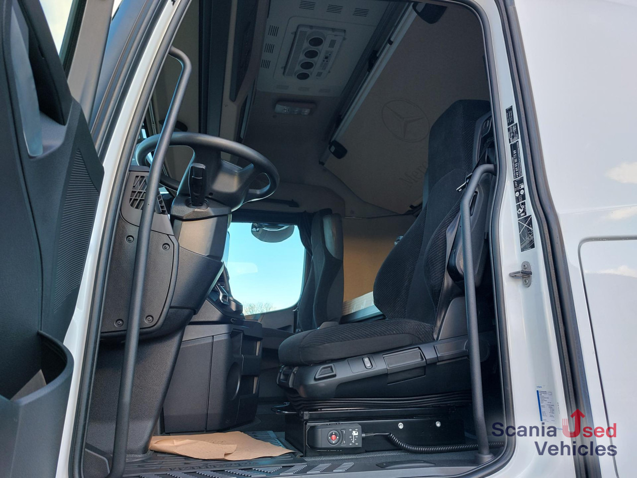 MERCEDES-BENZ 1845L Edscha - NUR KOMPLETT m. ANH.!!! - Camión lona: foto 2 MERCEDES-BENZ 1845L Edscha - NUR KOMPLETT m. ANH.!!! - Camión lona: foto 2