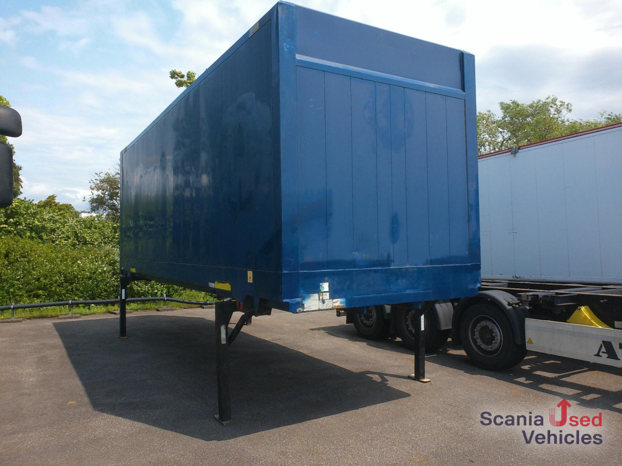 KRONE WB Koffer 7,82 Rolltor - Remolque: foto 1 KRONE WB Koffer 7,82 Rolltor - Remolque: foto 1