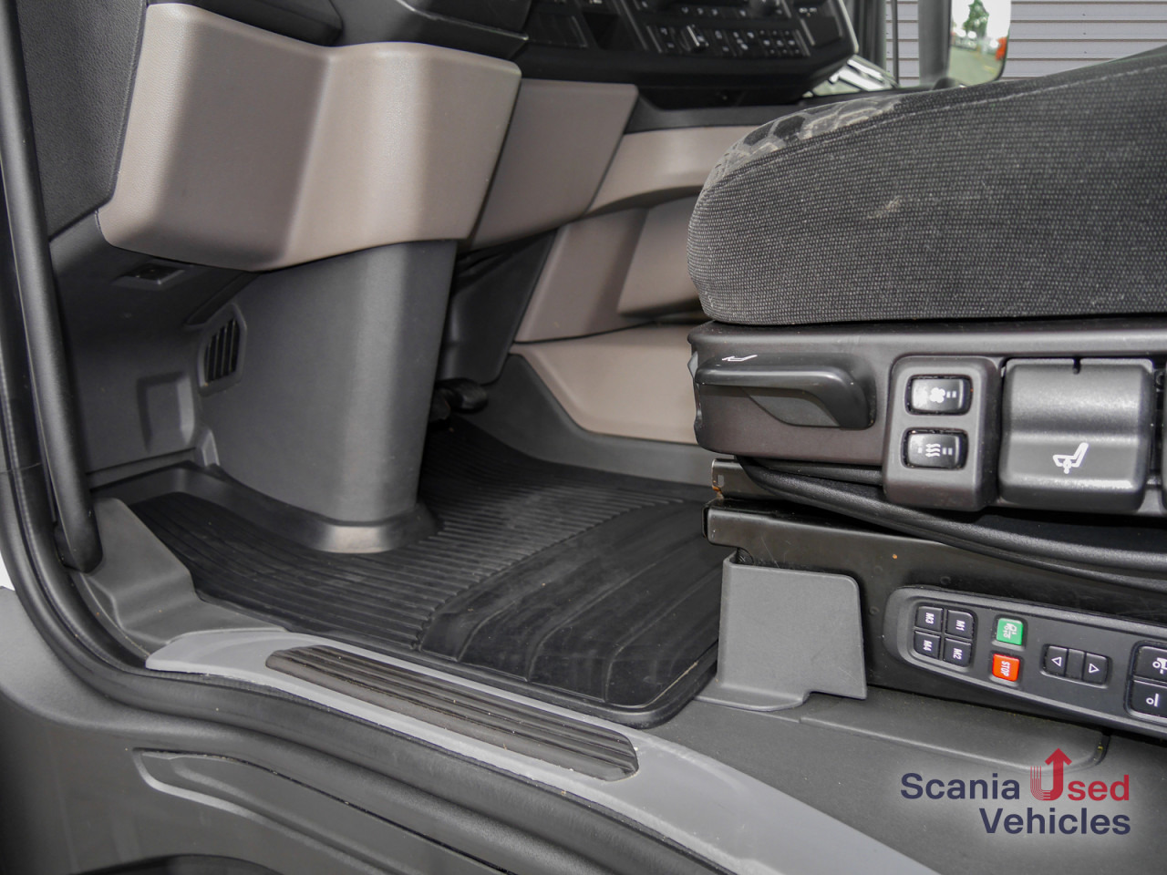SCANIA R 450 B6x2*4NB Lenkachse, Standklima - Camión portacontenedore/ Intercambiable: foto 4 SCANIA R 450 B6x2*4NB Lenkachse, Standklima - Camión portacontenedore/ Intercambiable: foto 4
