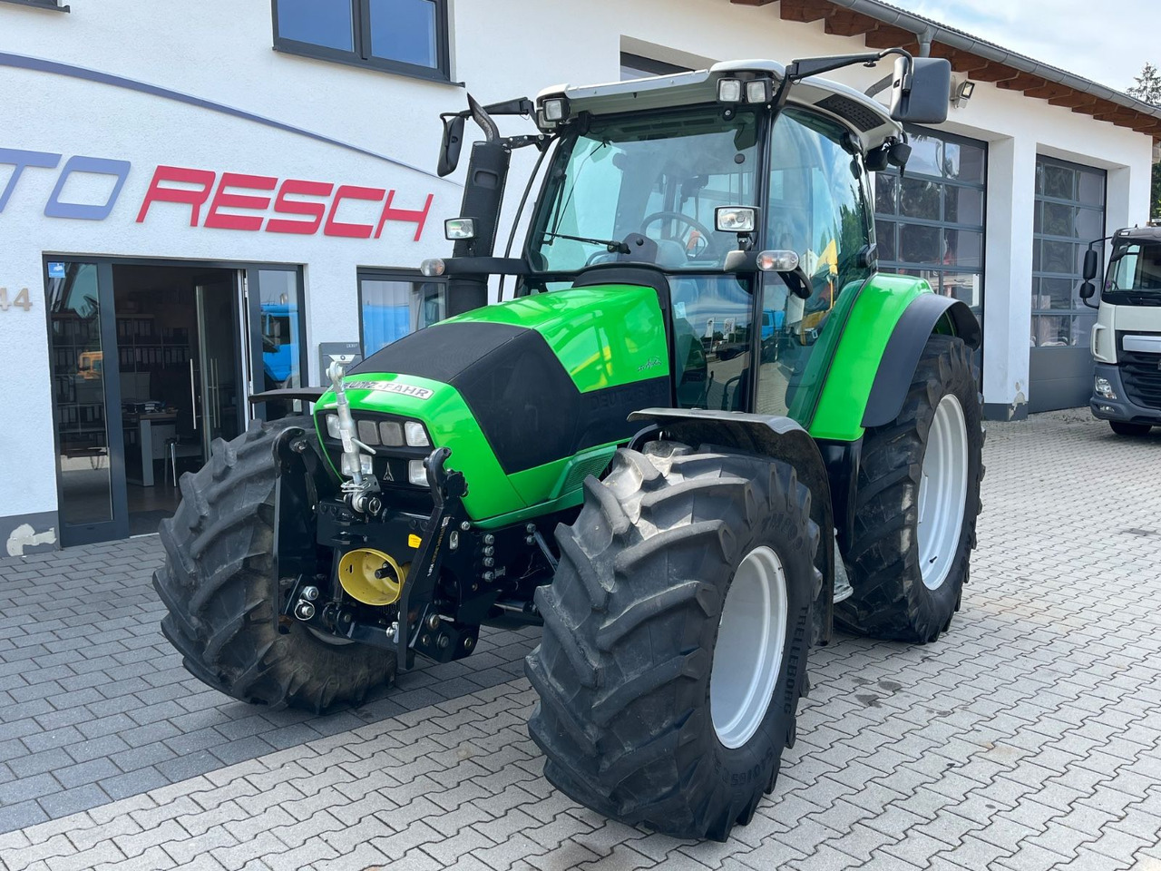 Deutz-Fahr K420 Agrotron 2727 Bstd. Fronthydraulik Zapfwell - Tractor: foto 1 Deutz-Fahr K420 Agrotron 2727 Bstd. Fronthydraulik Zapfwell - Tractor: foto 1