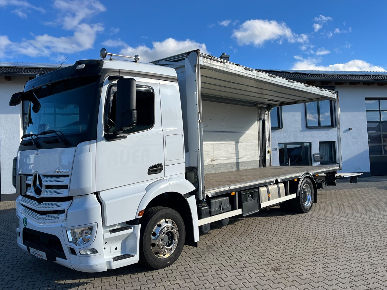 Mercedes-Benz Antos 1836 Klappwand Getränkekoffer beheizt - Camión transporte de bebidas: foto 3 Mercedes-Benz Antos 1836 Klappwand Getränkekoffer beheizt - Camión transporte de bebidas: foto 3