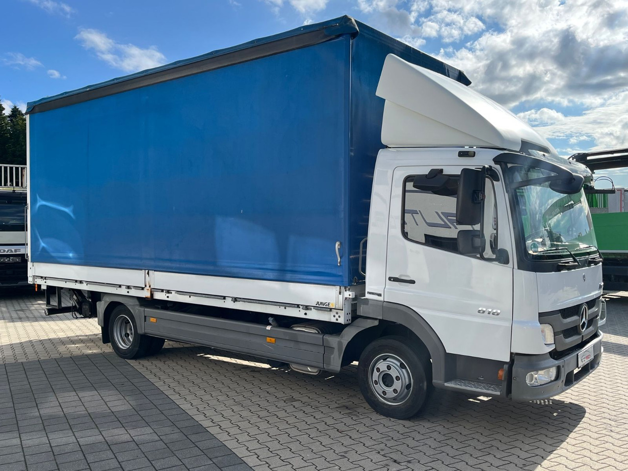 Mercedes-Benz Atego 818 Klima Sperre 74100KM 2,70 Ladehöhe - Furgoneta con caja de lona: foto 2 Mercedes-Benz Atego 818 Klima Sperre 74100KM 2,70 Ladehöhe - Furgoneta con caja de lona: foto 2