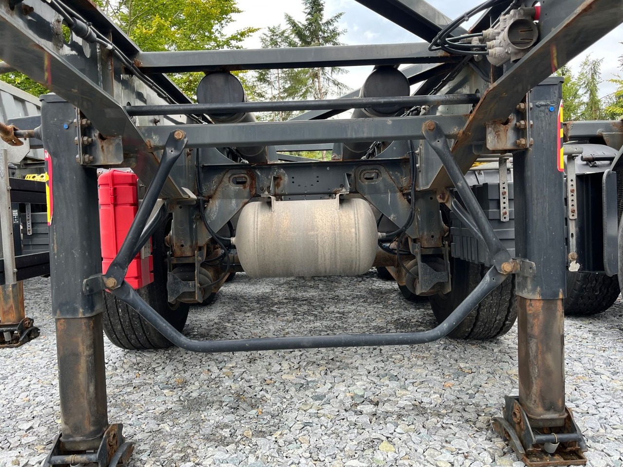 Schwarzmüller S1 R-Serie Tank Chassis ADR SAF Alufelgen - Semirremolque portacontenedore/ Intercambiable: foto 3 Schwarzmüller S1 R-Serie Tank Chassis ADR SAF Alufelgen - Semirremolque portacontenedore/ Intercambiable: foto 3