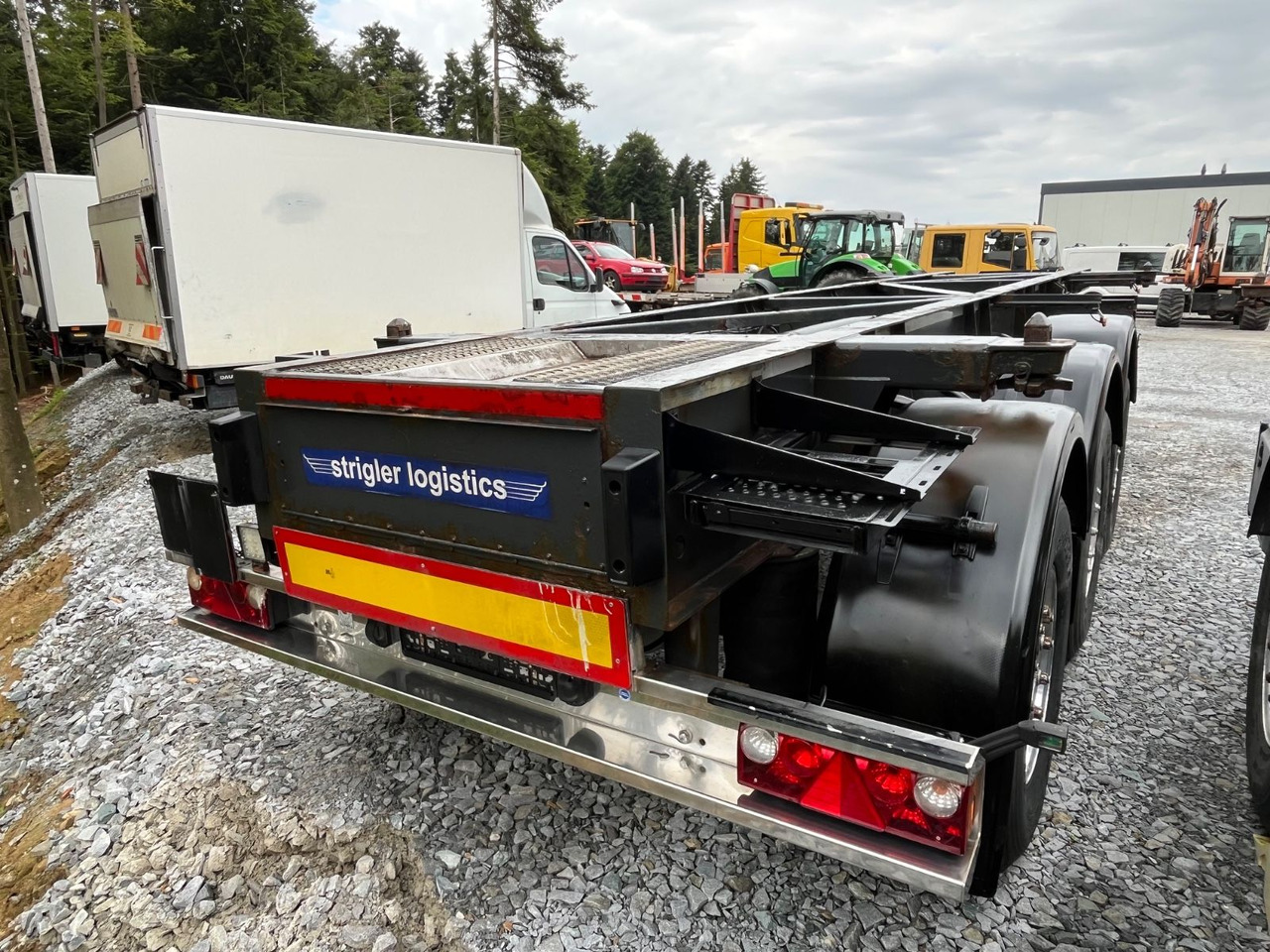 Schwarzmüller S1 R-Serie Tank Chassis ADR SAF Alufelgen - Semirremolque portacontenedore/ Intercambiable: foto 2 Schwarzmüller S1 R-Serie Tank Chassis ADR SAF Alufelgen - Semirremolque portacontenedore/ Intercambiable: foto 2