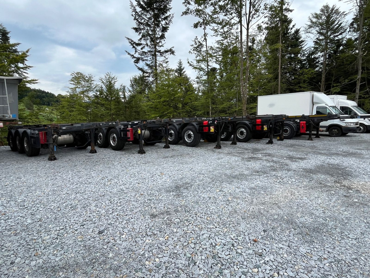 Schwarzmüller S1 R-Serie Tank Chassis ADR SAF Alufelgen - Semirremolque portacontenedore/ Intercambiable: foto 1 Schwarzmüller S1 R-Serie Tank Chassis ADR SAF Alufelgen - Semirremolque portacontenedore/ Intercambiable: foto 1