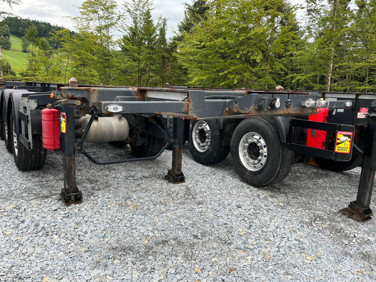 Schwarzmüller S1 R-Serie Tank Chassis ADR SAF Alufelgen - Semirremolque portacontenedore/ Intercambiable: foto 2 Schwarzmüller S1 R-Serie Tank Chassis ADR SAF Alufelgen - Semirremolque portacontenedore/ Intercambiable: foto 2